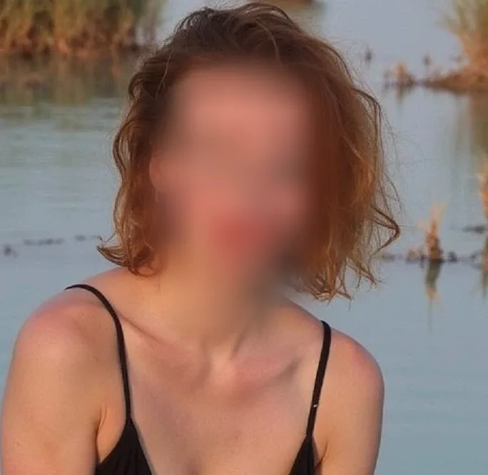 Xheni, 25 anni